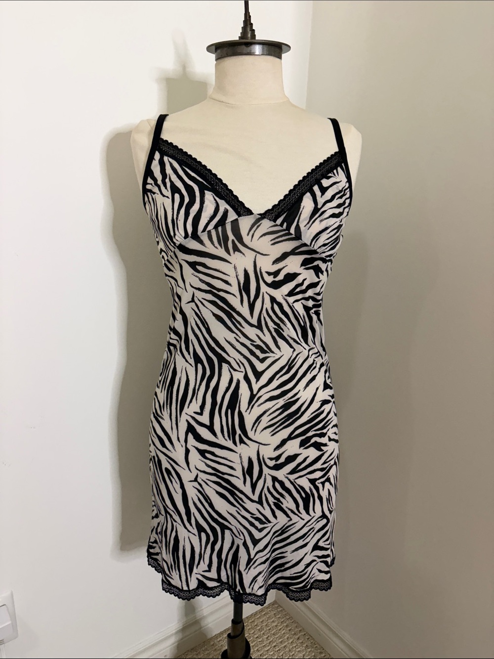 ANKO Zebra-Print Lace-Trim Chemise Slip - Black & White SIZE 8